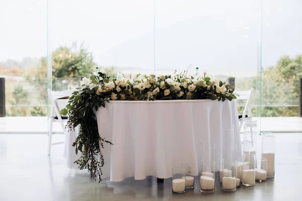 Bella Decorazione Della Tavola Nuziale Una Cena Festiva Nel Ristorante — Foto Stock