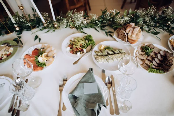 Elegante Eettafel Vintage Stijl Een Restaurant Een Bruiloftsfeest — Stockfoto