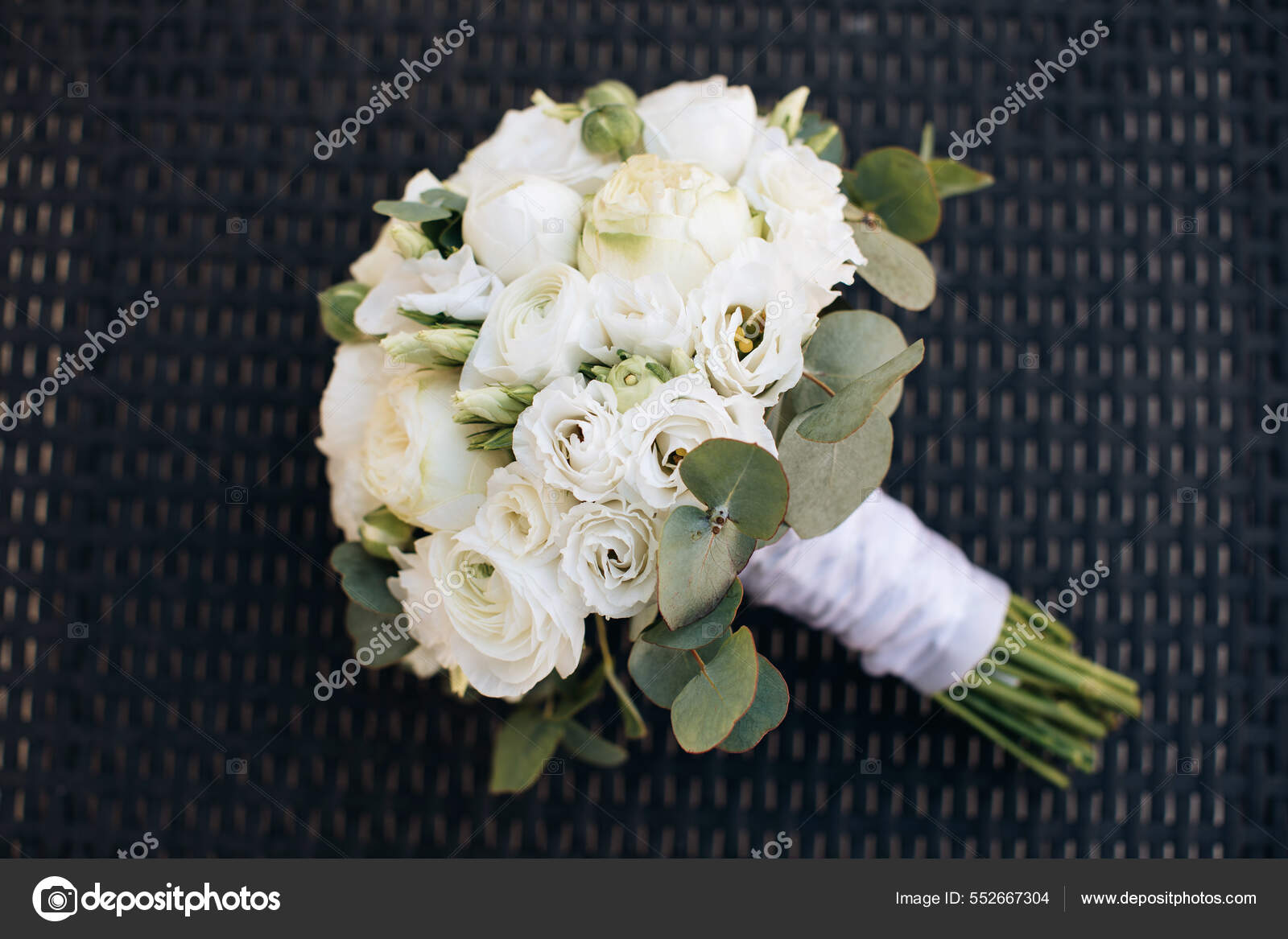 Classic Wedding Bouquet White Roses Dark Background Stock Photo by ©beorm  552667304