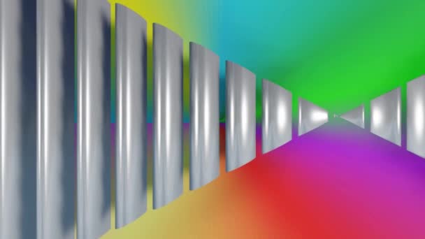 Barras de metal plateado sobre un fondo de gradiente de arco iris. Las barras se acortan de izquierda a derecha. Un objeto abstracto compuesto de varillas metálicas cambia de forma. — Vídeo de stock