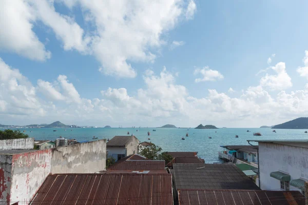 Sattahip Chonburi, Tayland - 23 Ocak 2022 Deniz manzaralı şehir.
