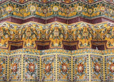 Renkli fayanslar çiçek desenli Mozaik Pagoda Tarihi Mimari Bangkok Tayland 