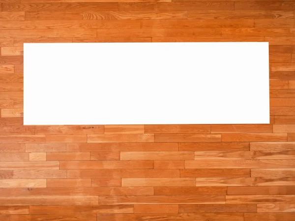 木製の壁にバナーブランクポスターをモックアップ — ストック写真