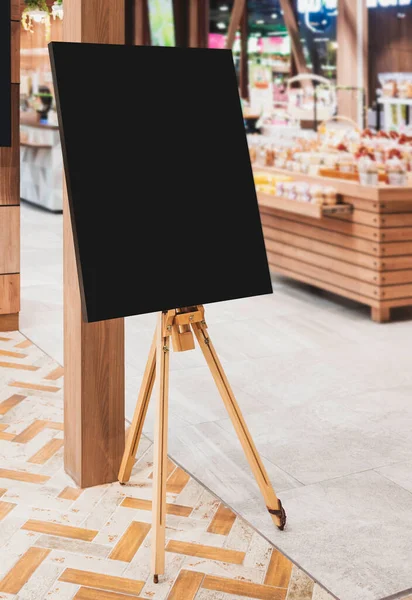 模拟摊位黑板店促销标志零售商铺超级市场 — 图库照片