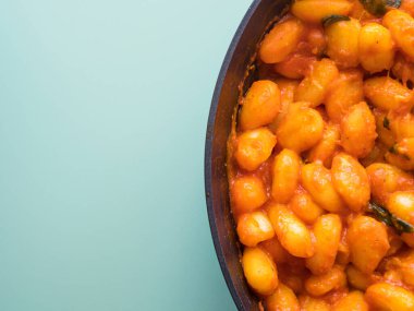 Domates soslu İtalyan gnocchi makarna ve mozzarella peyniri.