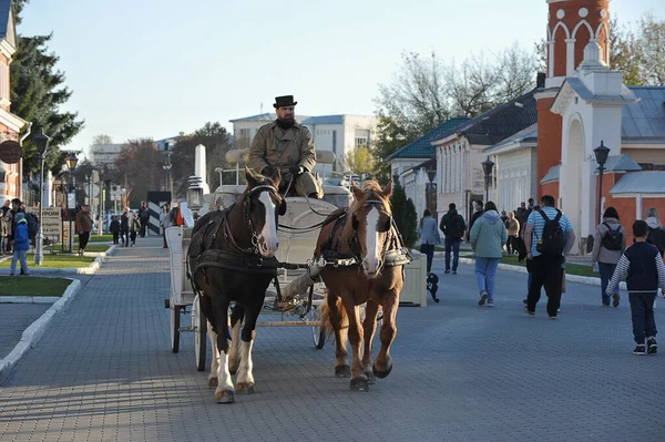 Kolomna Russia October 2021 Cabman Drives Horse Drawn Carriage Street — Photo