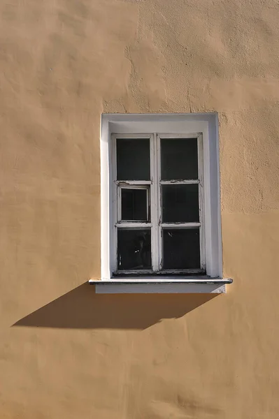 Old Wooden Window Yellow Wall House Kolomna — Photo