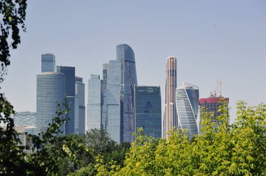 Moskova 'nın gökdelenlerine bakın.