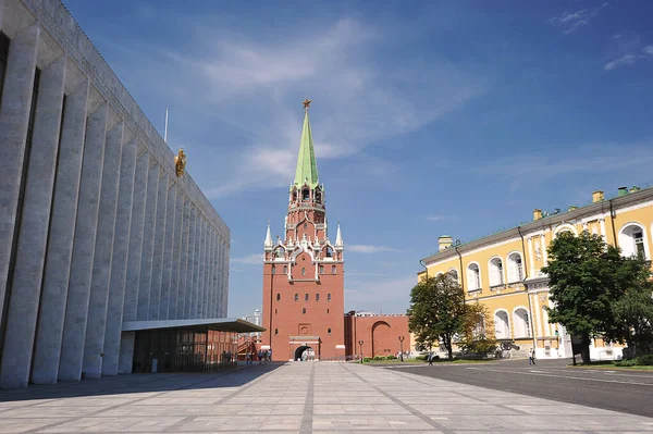 Μόσχα Ρωσία Ιουνίου 2021 Άποψη Του Τριαδικού Πύργου Του Κρεμλίνου — Φωτογραφία Αρχείου