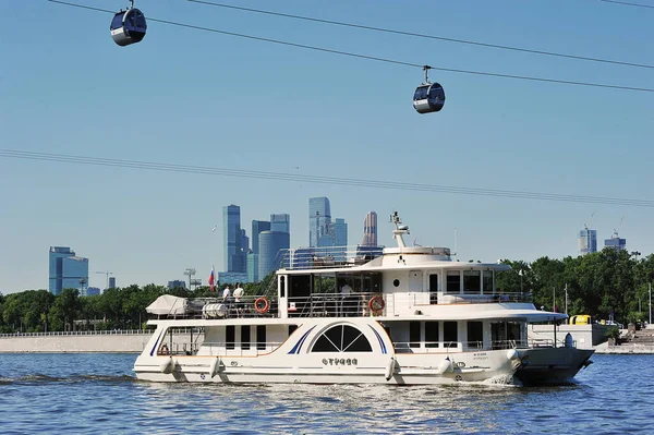 Moscow Russia June 2021 Pleasure Boat Sails Moscow River Area — Foto de Stock