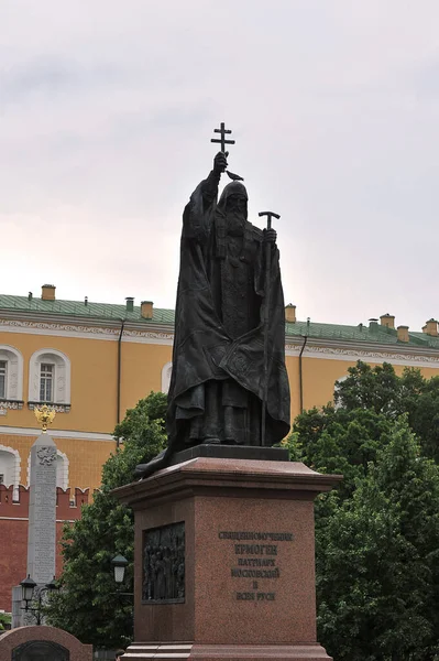 Moscow Russia June 2021 Monument Holy Martyr Hermogenes Alexander Garden — 스톡 사진
