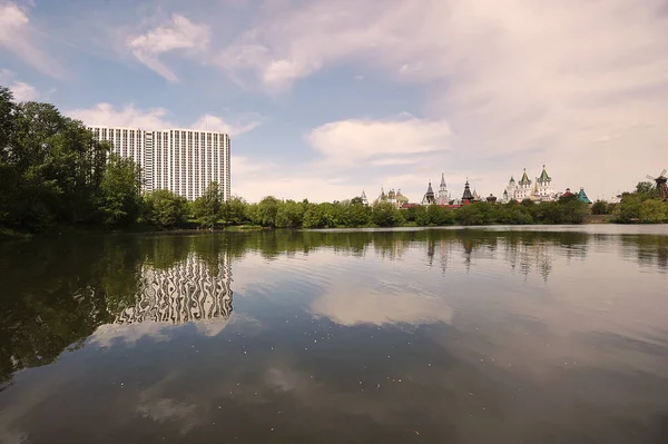 Moscow Russia May 2021 View Izmailovsky Kremlin Silver Grape Pond — Stok fotoğraf