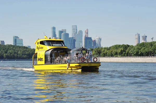 Moscow Russia June 2021 View Pleasure Boat Business Center Moscow — Zdjęcie stockowe