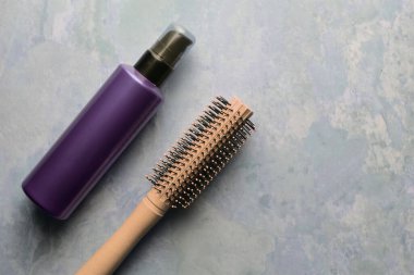 Soyut ve çarpıcı şekilli mermer bir ürün ve aksesuar. Zirve görünümü ve boşluk kopyala.