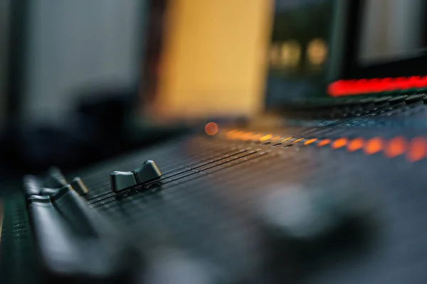 Audio Mixer Console Professionele Geluidsmix Audio Mixer Bedieningspaneel Met Knoppen — Stockfoto
