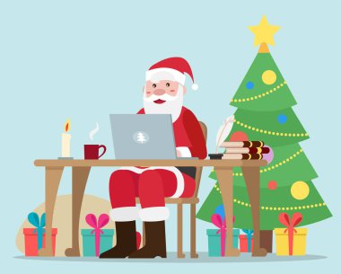 Gülümseyen Noel Baba ofisinde oturmuş dizüstü bilgisayarla çalışıyor. Düz tasarım vektör çizimi.