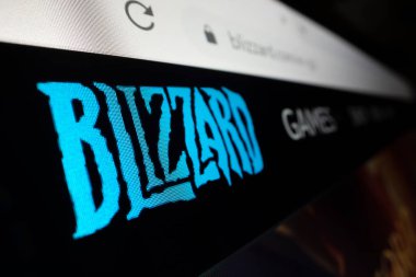 Melbourne, Avustralya - 4 Şubat 2022: Blizzard Entertainment logosu web sitesinde, makro prob lensleriyle yakın çekim