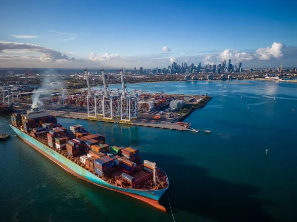 Melbourne Australien Jun 2022 Flygfoto Över Containerfartyg Som Avgår Från Stockfoto