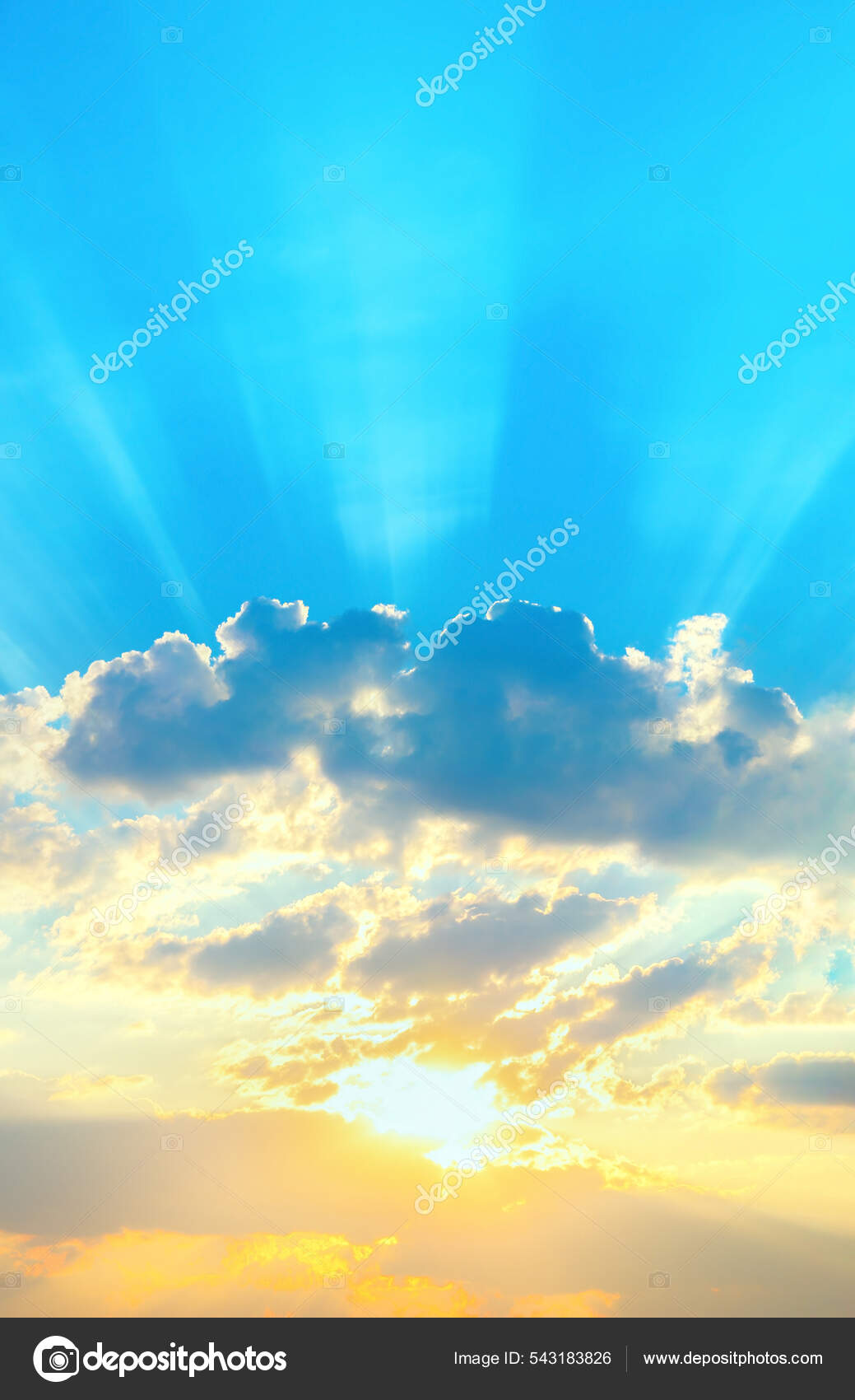 Céu Nascer Sol Com Raios Dourados Sol Que Quebram Através — Foto © Tainar  #543183826, image size:1039x1700