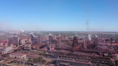 Duman bacalarının insansız hava aracı atışı ve çelik manüpilasyon fırını..