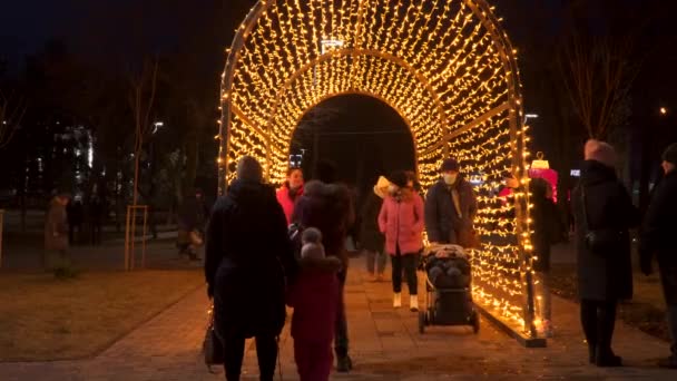 Mariupol Ucrânia Janeiro 2021 Festas Rua Feriados Natal Multidões Pessoas — Vídeo de Stock