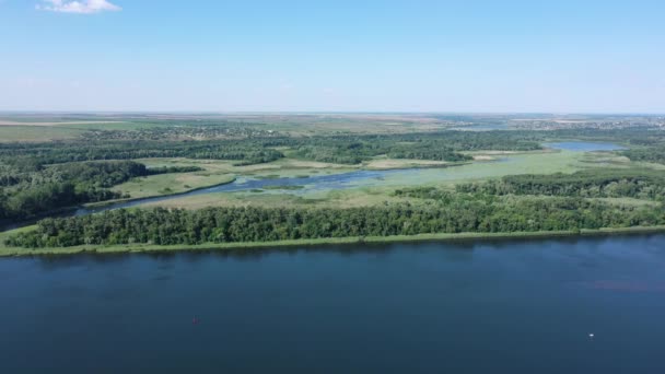 Rivière Dniepr Ukraine. Vue aérienne de la rivière pittoresque.