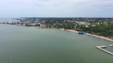 İnsansız hava aracı bakış açısı. Limanın panoramik görüntüsü