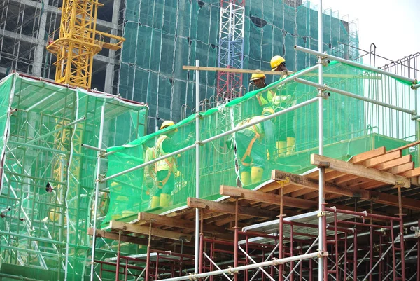 Selangor Malasia Abril 2016 Trabajadores Construcción Que Usan Arnés Seguridad — Foto de Stock