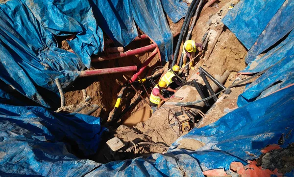 Seremban Malaysia March 2017 建筑工地工人铺设的地下公用事业和服务管道 — 图库照片