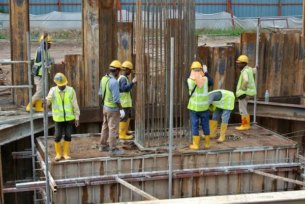 Johor Malásia Março 2016 Grupo Trabalhadores Construção Civil Que Trabalham — Fotografia de Stock