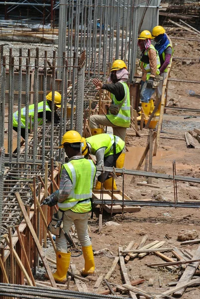 Malacca Malaysia März 2016 Bauarbeiter Fertigen Auf Der Baustelle Malacca — Stockfoto