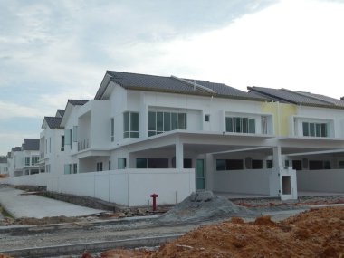 Seremban, Malezya - Eylül 23, 2017: Seremban, Malezya 'da çift katlı lüks teras inşaatı devam ediyor.  