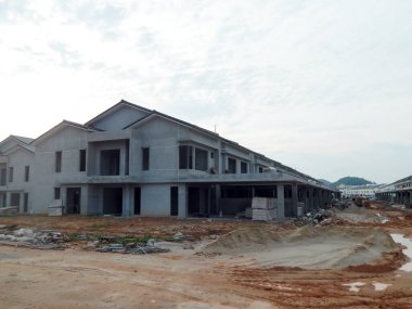 Seremban, Malezya - Eylül 23, 2017: Seremban, Malezya 'da çift katlı lüks teras inşaatı devam ediyor.  