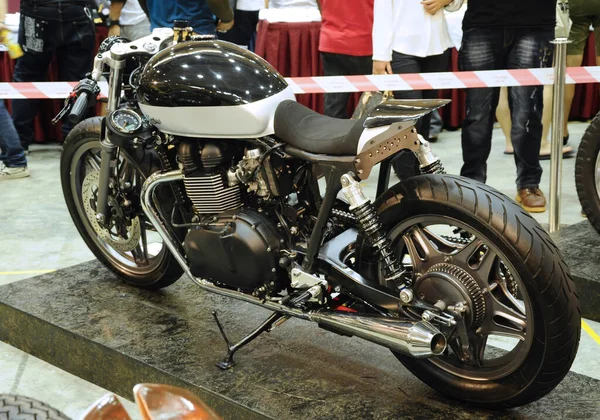 Serdang Malaysia July 2017 定制摩托车展览 车主们创造性地设计和改造他们自己的旧自行车 以适应一个新的概念和主题 — 图库照片