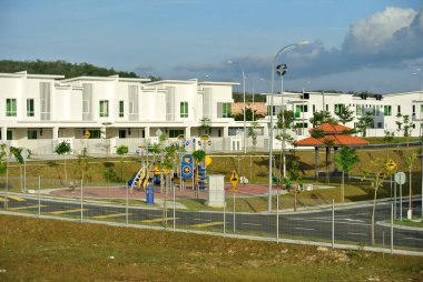 MALACCA, MALAYSIA - 25 HAZİRAN 2016 Seremban, Malezya 'da aynı yeni teras ev tasarımı. 