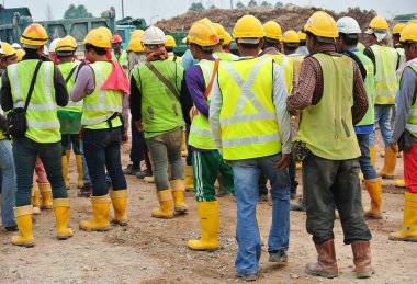 Selangor, Malezya-13 Şubat 2015: Grup inşaat işçileri araya inşaat alanında açık alanda,. 