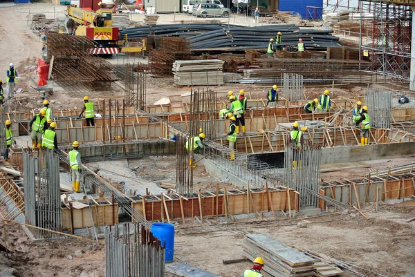 Malacca Malasia Marzo 2016 Trabajadores Construcción Que Fabrican Barras Refuerzo —  Fotos de Stock