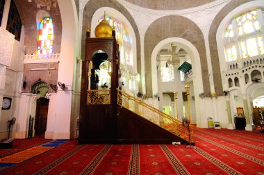 Klang 'daki cami, Selangor, Malezya. İç tasarım çok güzeldi. Koloni ve yerel mimarinin birleşimi..  