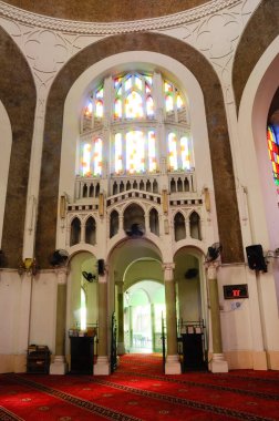 Klang 'daki cami, Selangor, Malezya. İç tasarım çok güzeldi. Koloni ve yerel mimarinin birleşimi..  
