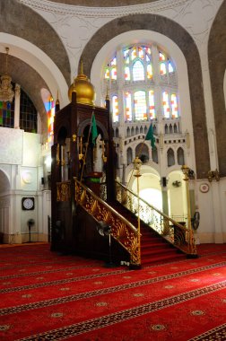 SELANGOR, MALAYSIA -21 AĞUSTOS 2014: Klang, Selangor, Malezya 'daki Sultan Süleyman Camii' nin İçi. İç tasarım çok güzeldi. Koloni ve yerel mimarinin birleşimi..  