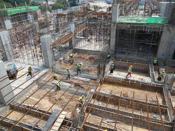 Perak Malasia Abril 2016 Trabajadores Construcción Que Fabrican Encofrados Madera —  Fotos de Stock
