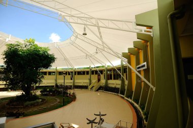 PENANG, MALAYSIA -16 Nisan 2014: Penang Devlet Camii veya Mescid Negeri Pulau Pinang 'ın İçi. George Town, Penang, Malezya 'da bulunan bir camiydi..