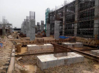 SELANGOR, MALAYSIA -14 Nisan 2016: Selangor Malezya 'daki inşaat alanında beton yığını kapağı beton kaplamıştır. Yığın kapağı bina temelinin bir parçasıdır.. 