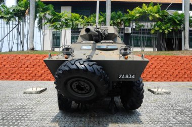 PORT DICKSON, MALAYSIA - MAYIS 08, 2016: Malezya Ordu Müzesi veya Port Dickson, Negeri Sembilan, Malezya 'daki Muzium Tentera Darat' ta eski ordu zırhlı aracı ve tankları restore edildi ve halka gösterildi. 