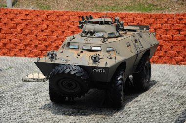 PORT DICKSON, MALAYSIA - MAYIS 08, 2016: Malezya Ordu Müzesi veya Port Dickson, Negeri Sembilan, Malezya 'daki Muzium Tentera Darat' ta eski ordu zırhlı aracı ve tankları restore edildi ve halka gösterildi. 