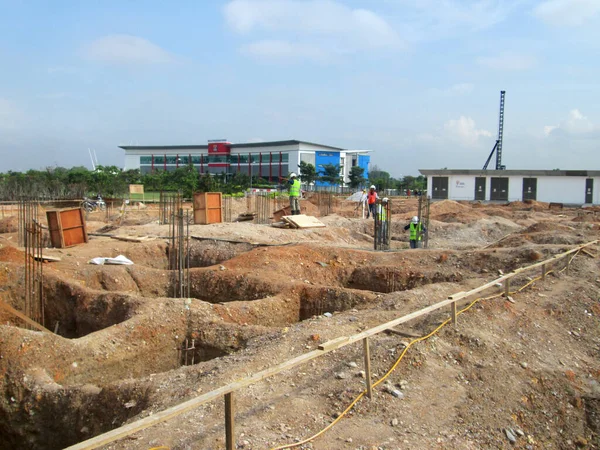 Sepang Malaysia Květen 2014 Nadační Práce Staveništi Stavební Dělníci Vykopávají — Stock fotografie