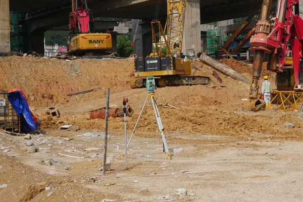 Kuala Lumpur Malaysia August 2021 Enquêteapparatuur Die Door Landmeter Bouwplaats — Stockfoto