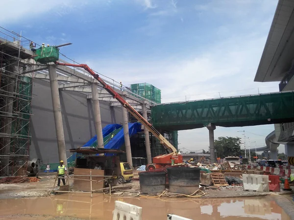 Selangor Malaysia 2021年4月13日 一座连接钢结构的桥梁正在建造中 钢是在用其他材料建成桥梁之前形成桥梁的主要结构 — 图库照片