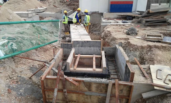 マレーシア センダヤン 2017年1月27日 マレーシア センダヤン市の建設現場において地下でのコンクリート排水 — ストック写真