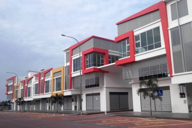 Seremban, Malezya - 25 Ocak 2017: 2 katlı teras mağazası Seremban, Malezya 'da hazır. Çağdaş modern tasarım bu perade için geçerlidir. 
